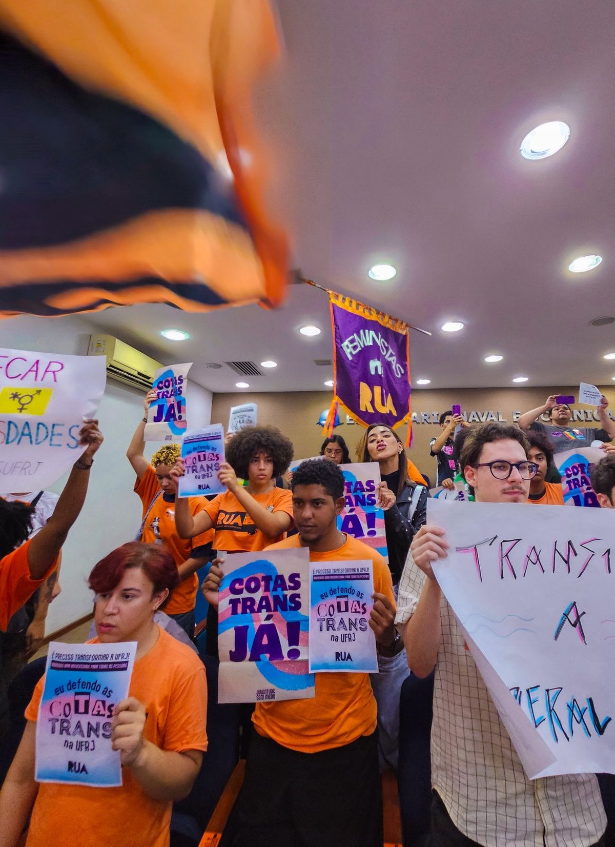 UFRJ aprova cotas para pessoas trans e travestis