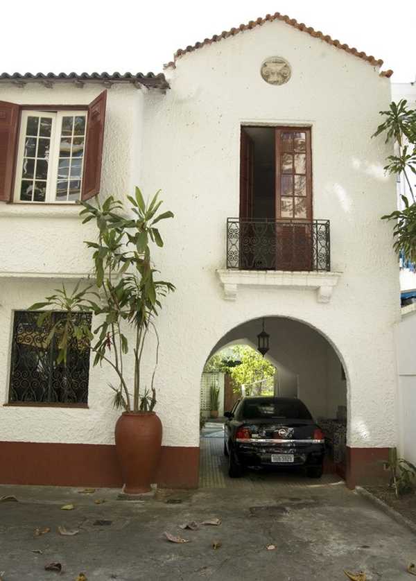 Detalhe de parte da casa construída pelo arquiteto Archimedes Memoria que morou em Ipanema