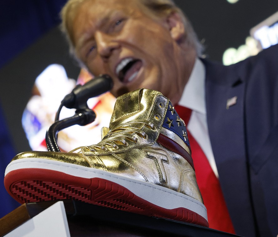Donald Trump aparece de surpresa em conven o nos EUA e lan a