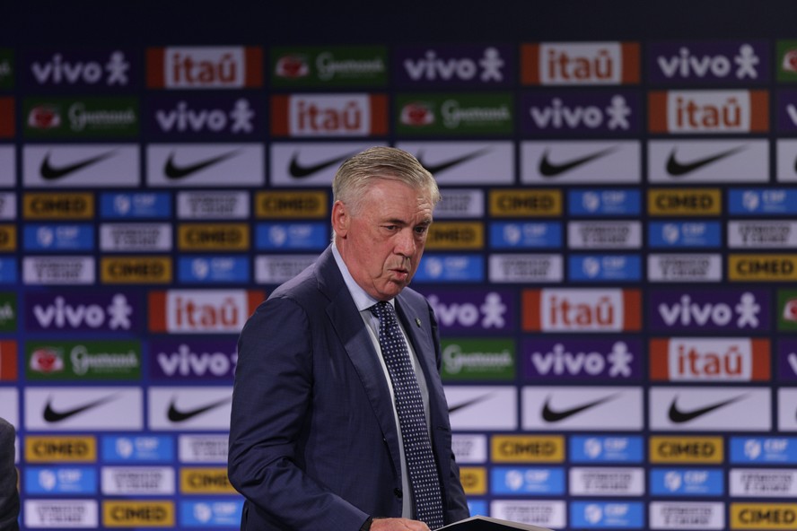 Carlo Ancelotti durante apresentação e primeira convocação na seleção brasileira