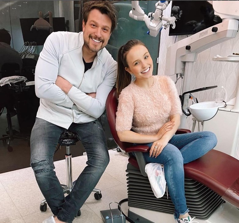 Larissa Manoela e o cirurgião-dentista Rafael Puglisi — Foto: Reprodução/Instagram