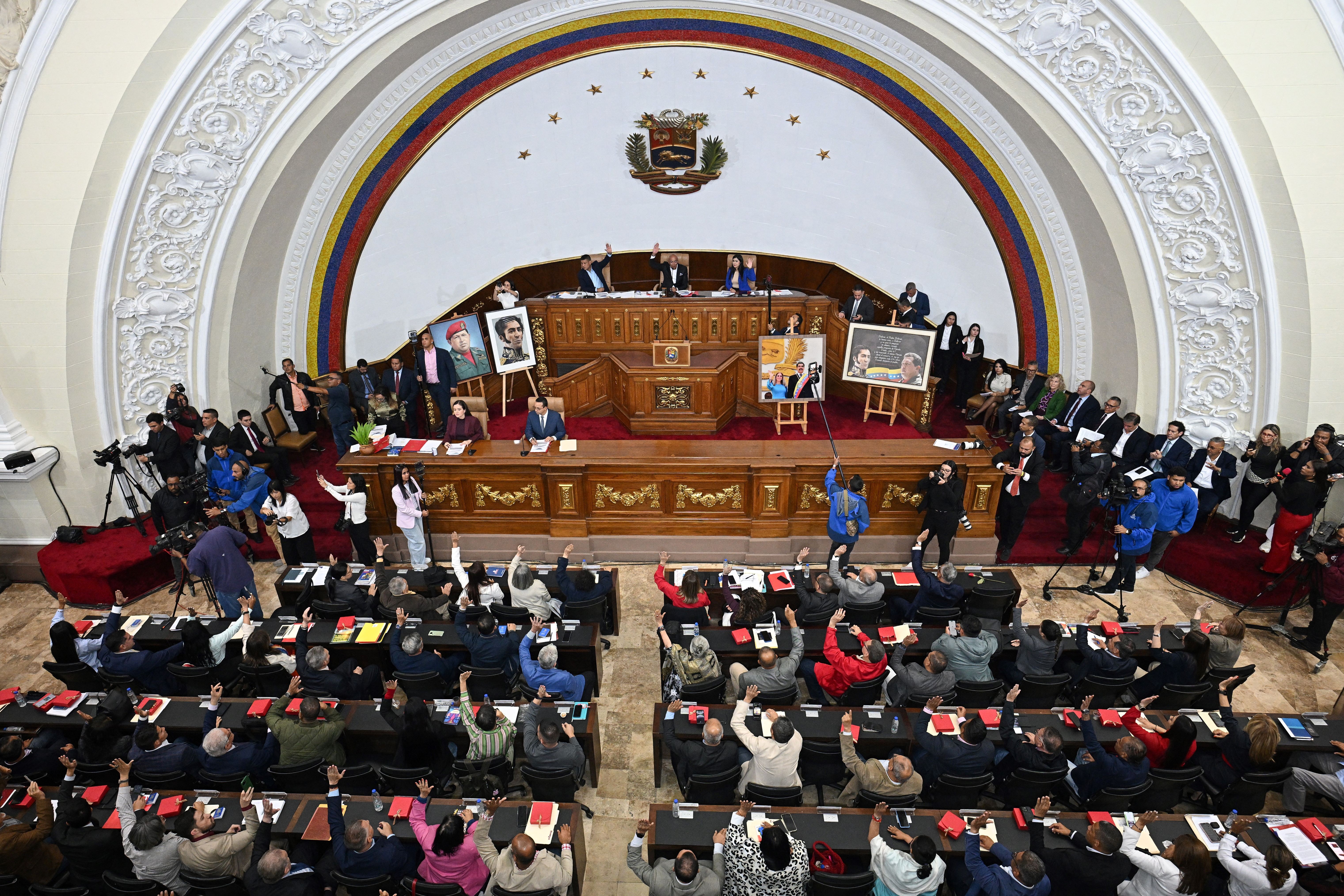 Parlamento venezuelano aprova reforma para aumentar o número de juízes da Suprema Corte