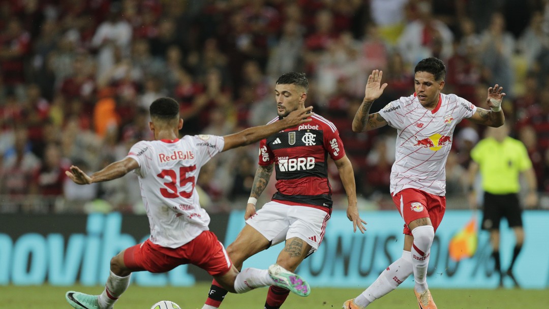 Flamengo x Bragantino: onde assistir ao vivo ao jogo do Brasileirão