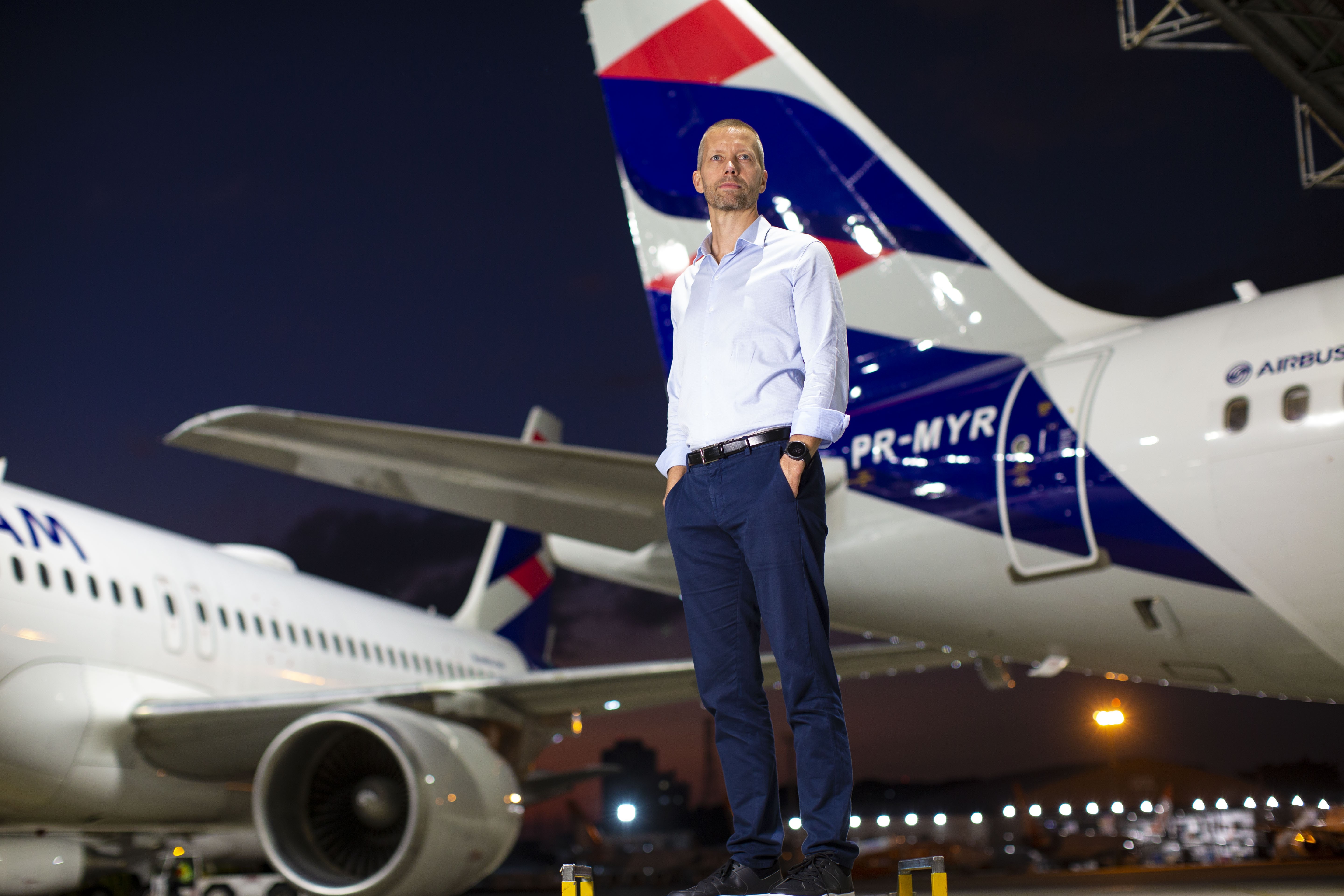 Passagem mais cara: CEO da Latam aponta impacto prolongado da alta do querosene e da Reforma Tributária