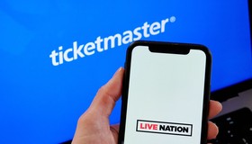 Governo dos EUA vai à Justiça para obrigar Live Nation a vender Ticketmaster