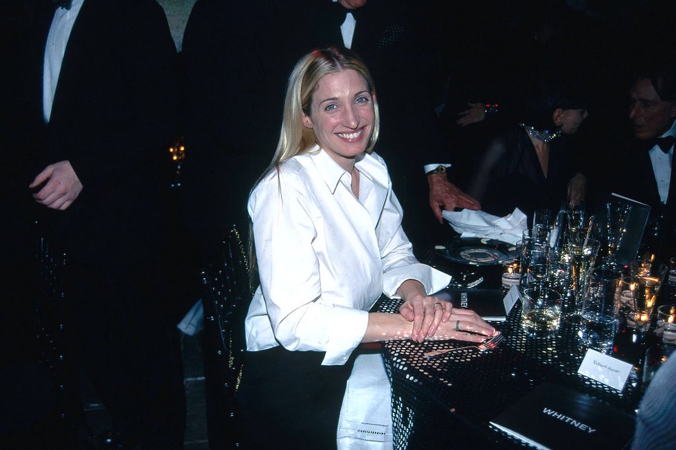 O estilo icônico de Carolyn Bessette-Kennedy e sua influência entre fashionistas da nova geração — Foto: Getty Images