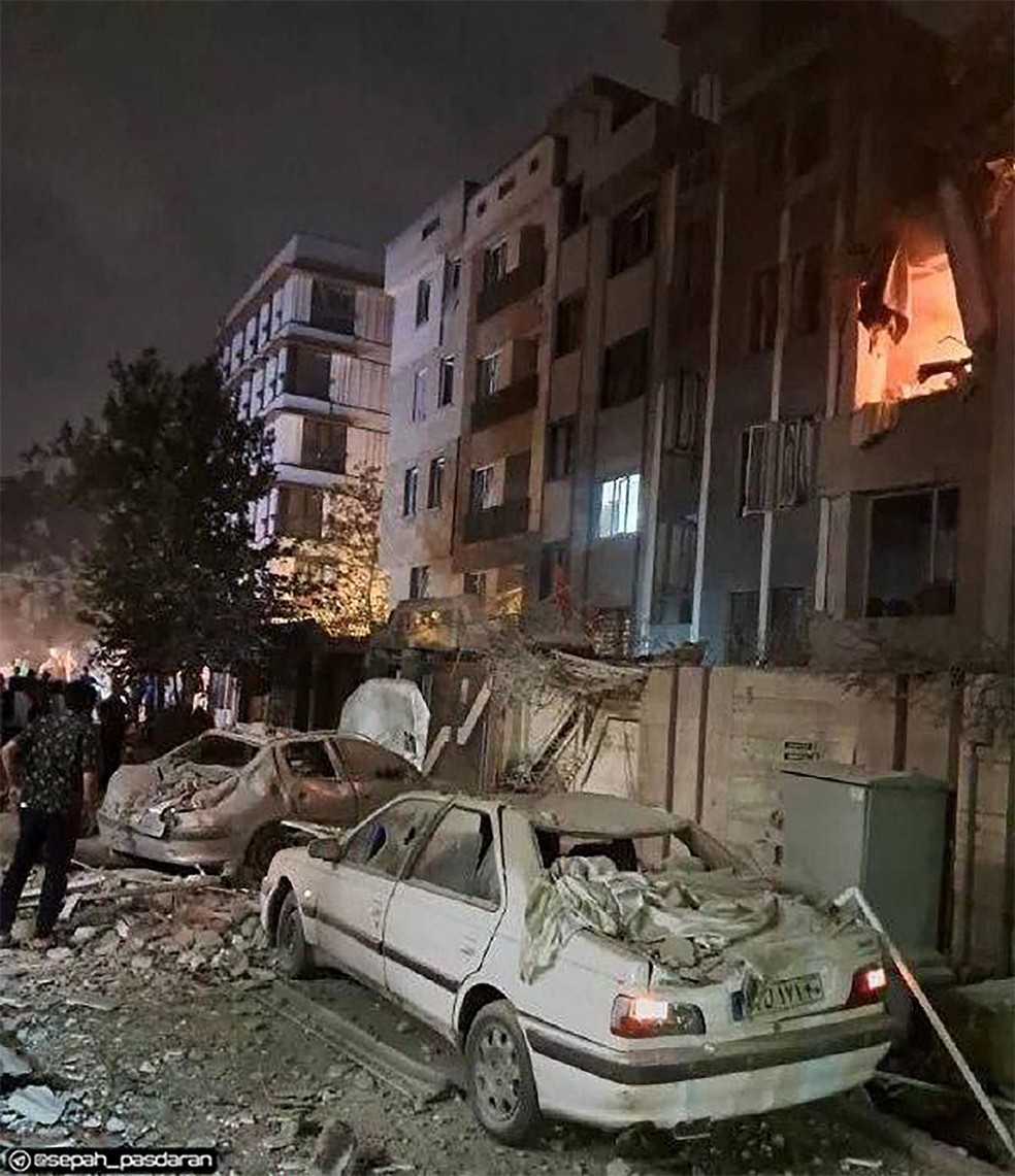 Estragos causados por bombardeio israelense contra Teerã — Foto: SEPAH NEWS / AFP
