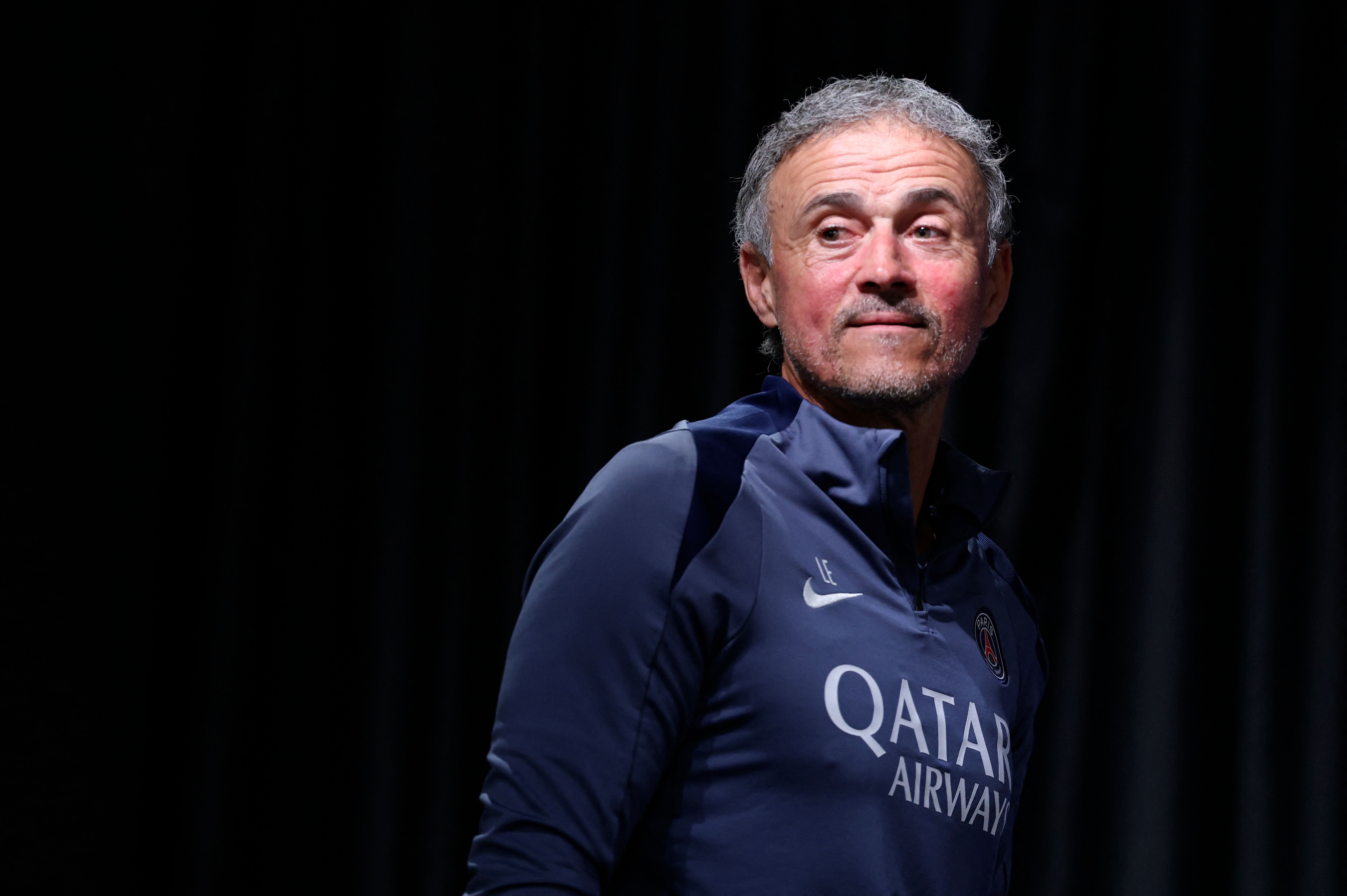 De questionado a um dos melhores do mundo, Luis Enrique, do PSG, pode entrar em hall de técnicos tricampeões da Europa