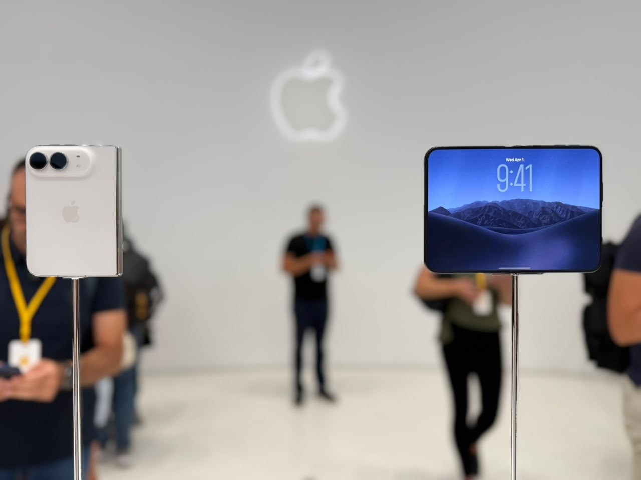 Samsung e Motorola  aproveitam lançamento do iPhone Duo para provocar Apple nas redes - Foto
