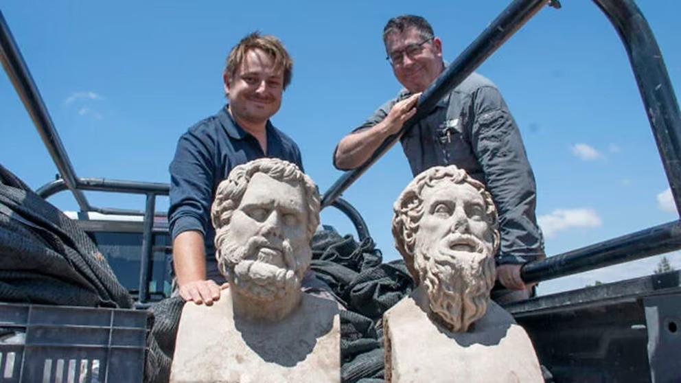 Estátuas romanas de 1.700 anos são encontradas intactas em antigo tanque de vinho em Israel