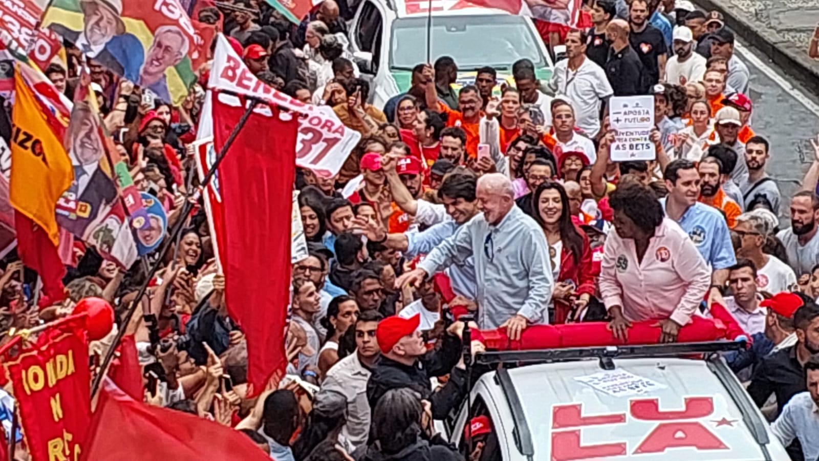 Lula faz ato no Rio ao lado de Pedro Paulo e Benedita, mas sem Eduardo Paes