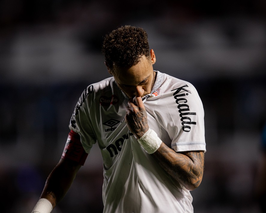 Neymar fez dois gols na vitória do Santos sobre o Vasco
