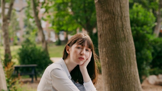 Sally Rooney: O Futuro de Suas Publicações no Reino Unido Sob Ameaça por Posições sobre a Palestina