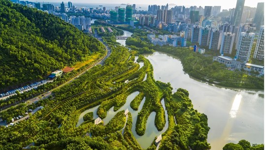 Cidades-esponja e parques alagáveis viraram solução para combater enchentes urbanas em vários países; entenda