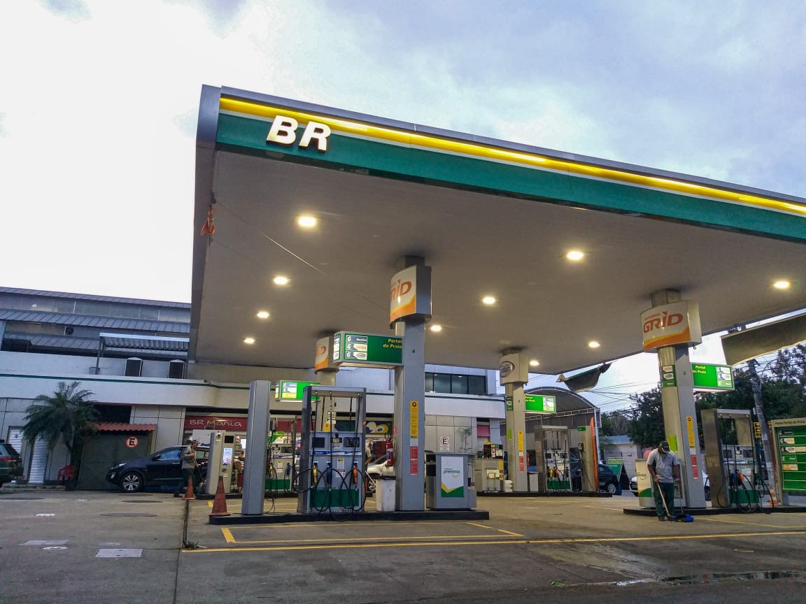A Petrobras levantou R$ 9,6 bilhões com a privatização da BR, considerada por muito tempo como a 'joia da coroa'. A estatal ficou com 37,5% da empresaAgência O Globo