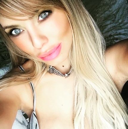 Atriz pornô uruguaia Mía Etcheverría foi presa no aeroporto de Montevidéu por tráfico de cocaína — Foto: Reprodução/Instagram 
