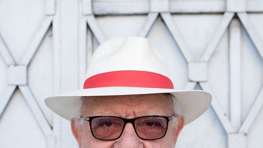 Amir Haddad vai celebrar seus 86 anos da forma como gosta: em um festival de teatro