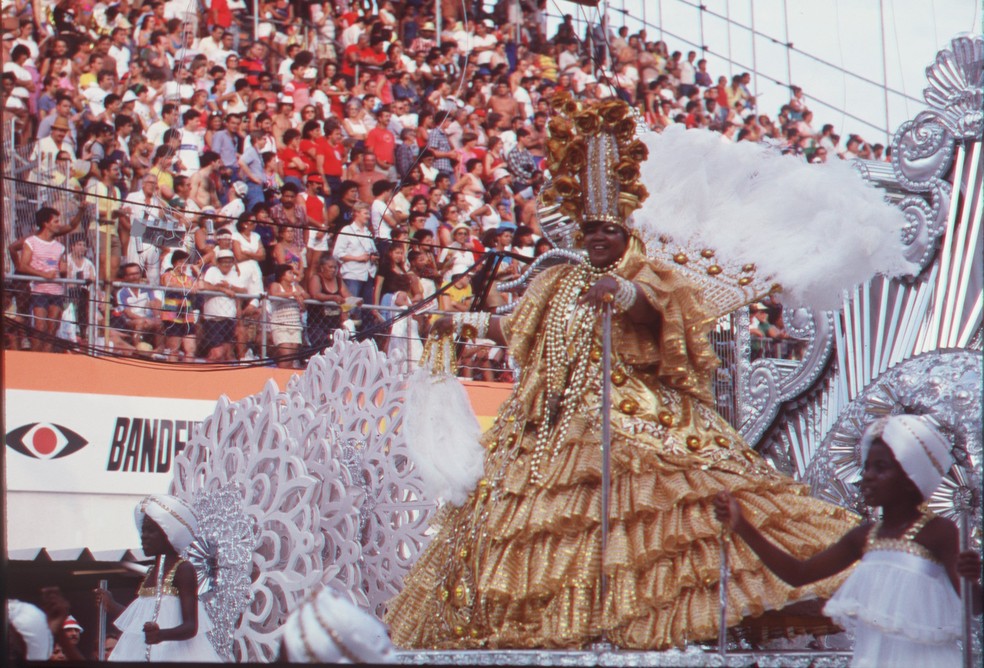 Inspiração: fantasia das baianas é inspirada naquela usada por Dona Ivone Lara em 1983 — Foto: Sebastião Marinho / Agência O Globo / 13-02-1983