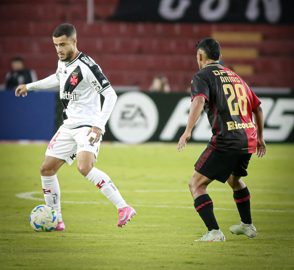 Coutinho marcou golaço em empate do Vasco — Foto: Matheus Lima/Vasco