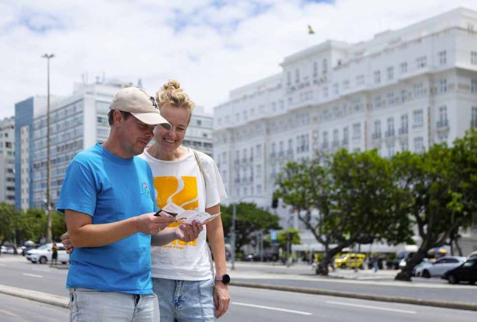 Governo do Estado lança cartilha com dica de segurança para turistas. Na foto, Allard Gunnink, 44 anos e Helen de Roode, 44 anos — Foto: Leo Martins / Agência O Globo
