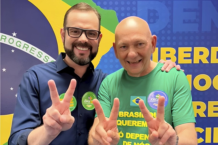 Jorge Seif ao lado de Luciano Hang, empresário e dono da rede Havan durante a campanha de 2022
