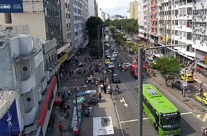 Tragédia na Tijuca: mãe e filho morrem em colisão com ônibus