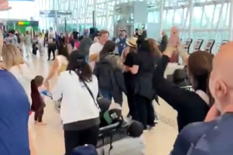 Voo para Madri é remarcado dois dias após avião com quase 300 passageiros fazer pouso de emergência em Natal (RN) - QTU Questões do Universo