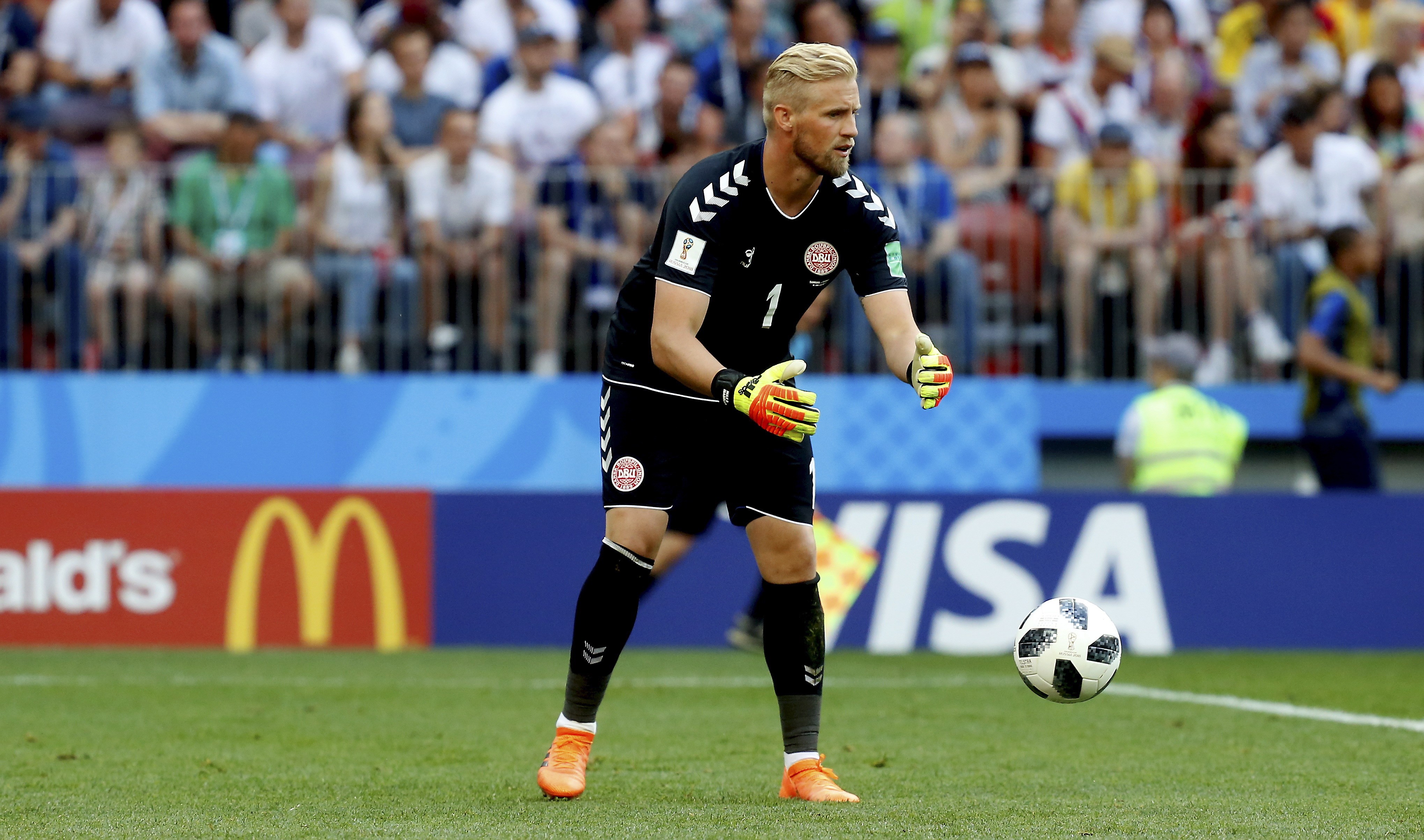 Campeão inglês com o Leicester, goleiro Kasper Schmeichel anuncia aposentadoria após lesão grave no ombro