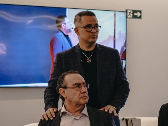 Augusto Cury se pronuncia após morte de conselheiro em queda de helicóptero: 'Não há palavras que possam nos consolar'