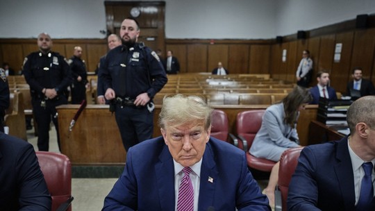 Júri completo que julgará Trump foi definido e depoimentos podem começar já na segunda, anuncia juiz de Nova York
