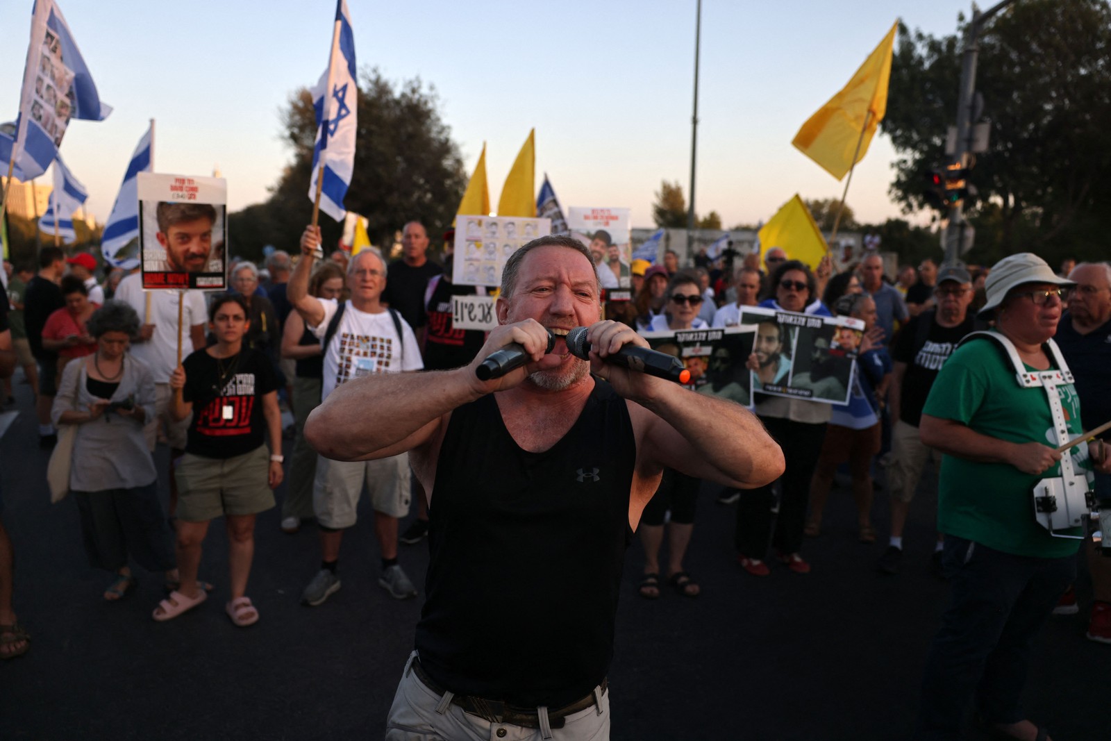 US demonstration US microleaf glue para gritar palavras de ordem durante protests em frente - sede dopremiê emjerusalem, em 7 de agosto de 2025, poração Parapara libertarreféns Israeli Mantidos Em Gaza -foto: ahmadgharabli: ahmadgharabli: ahmadgharabli: