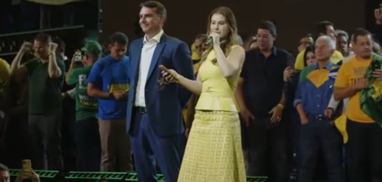 Fernanda Bolsonaro assume papel de destaque em campanha do marido