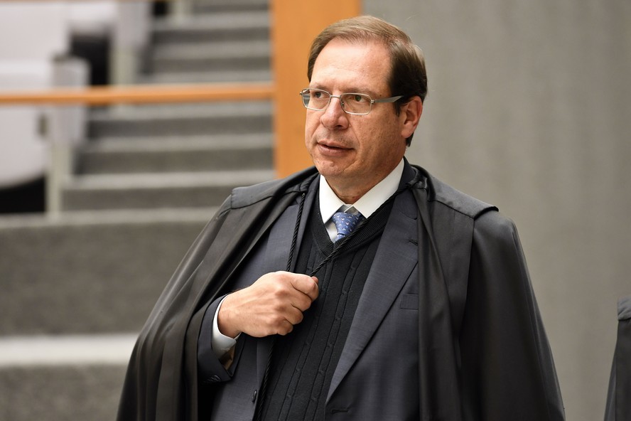 O corregedor-geral de Justiça, Luís Felipe Salomão, irá pessoalmente para Curitiba, na próxima sexta-feira, para colher depoimentos