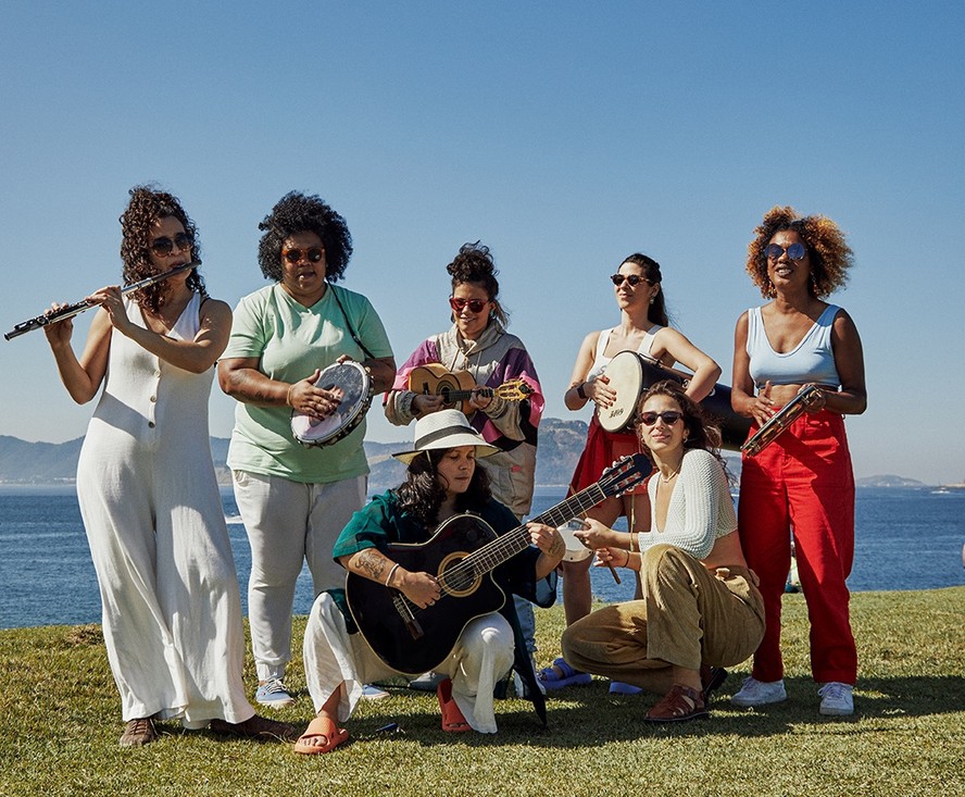 O grupo Samba que Elas Querem se apresenta na festa do Museu Nacional