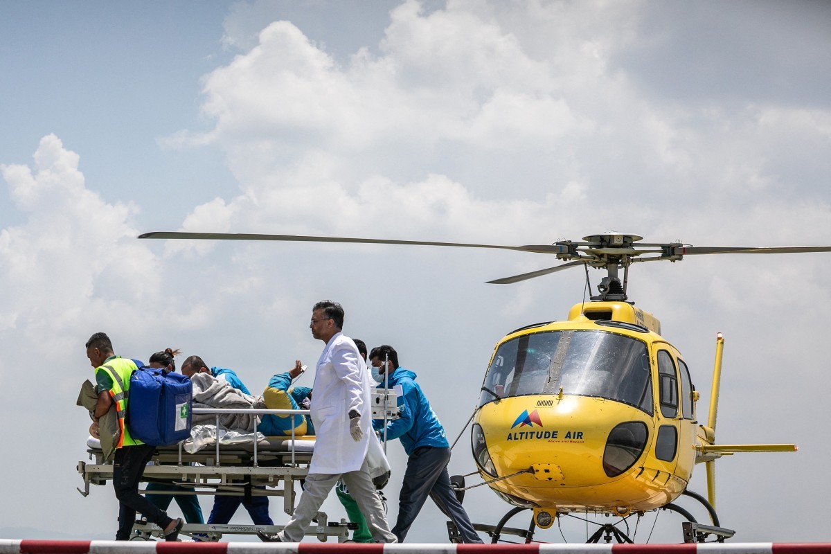 Guia nepalês que sobreviveu após seis dias desaparecido no E