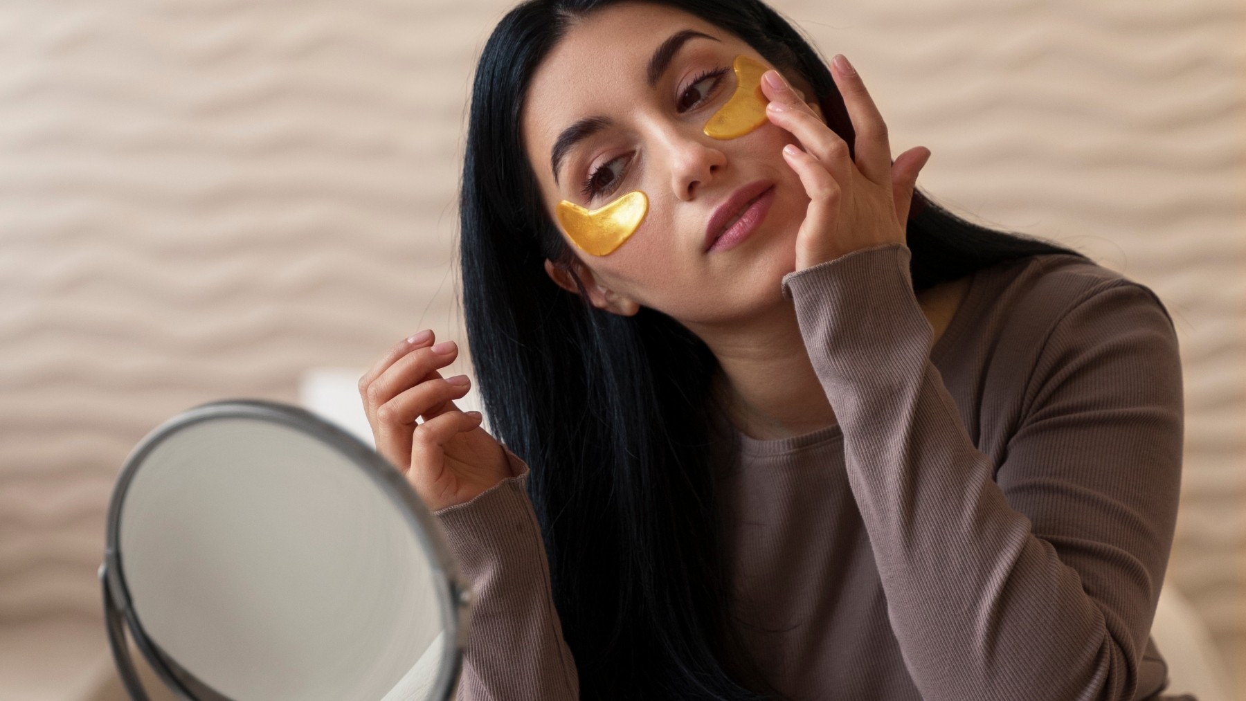 Sua rotina de skincare não deveria ser a mesma o ano inteiro, e o outono reforça essa necessidade