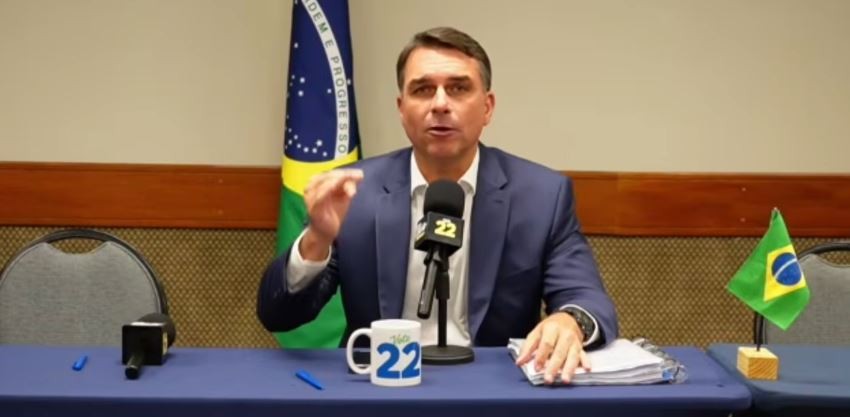 Image for Decisões de última hora sobre debate dão combustível a críticas de Flávio ao STF às vésperas da votação