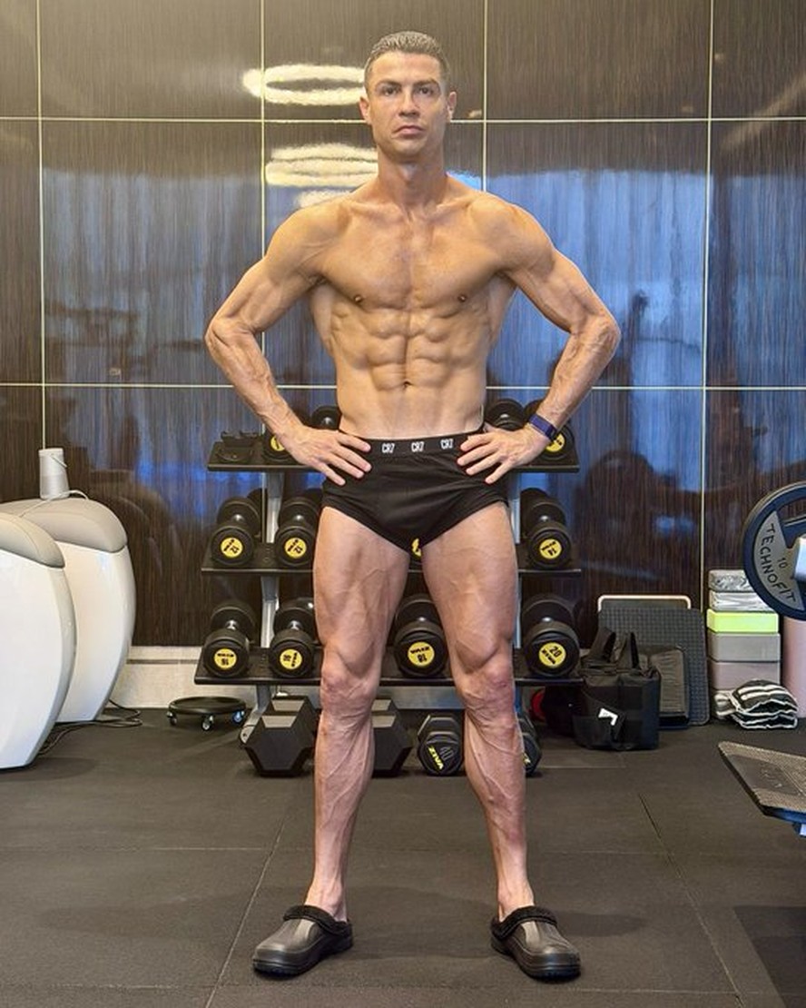 Robozão': Cristiano Ronaldo mostra forma física impressionante a caminho  dos 41 anos
