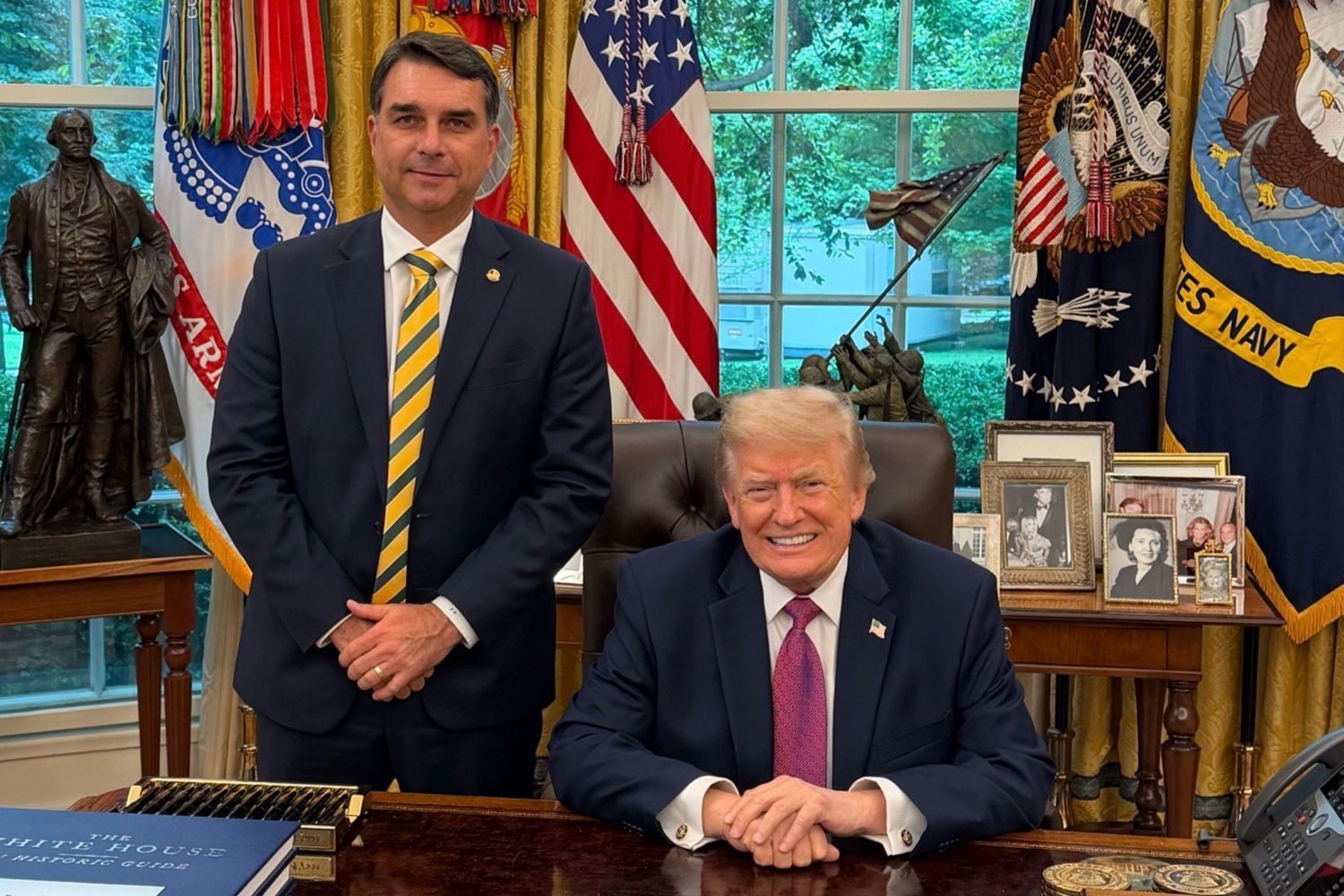 Governo Trump não pretende apoiar Flávio Bolsonaro como líder brasileiro, diz agência