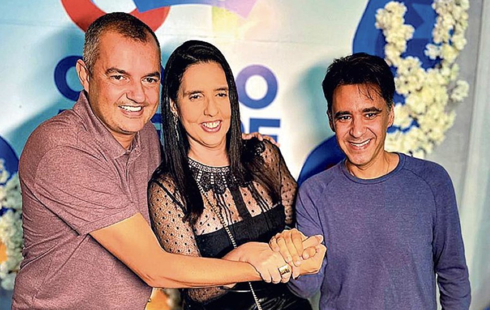 Primos de Lira, o prefeito de Campo Alegre (AL), Nicolas Pereira (à esquerda), com a irmã Pauline, que tentará sucedê-lo: shows aconteceram no aniversário da cidade — Foto: Foto: Reprodução