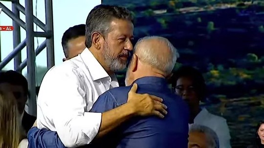 Lula diz que Renan o ajudou muito e elogia Lira: 'Quis Deus que eu tivesse outro alagoano na presidência da Câmara'