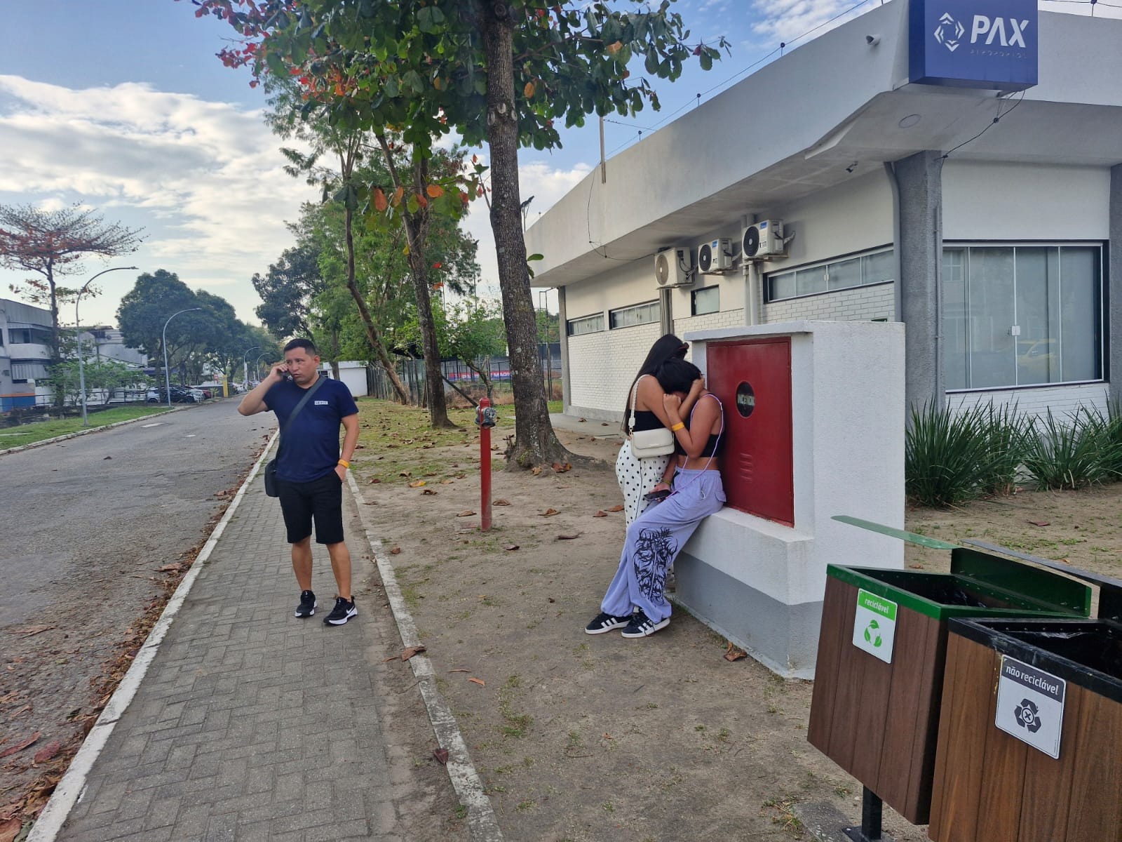 família se dividiu para passeio; três morreram e outros três voariam em seguida