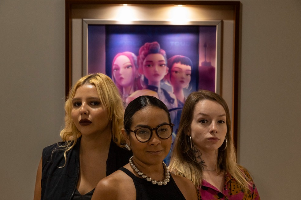 As guerreiras do K-pop brasileiro: Vic Brown (a Mira), Analu (a Rumi) e Taís Feijó (a Zoey) — Foto: Alexandre Cassiano