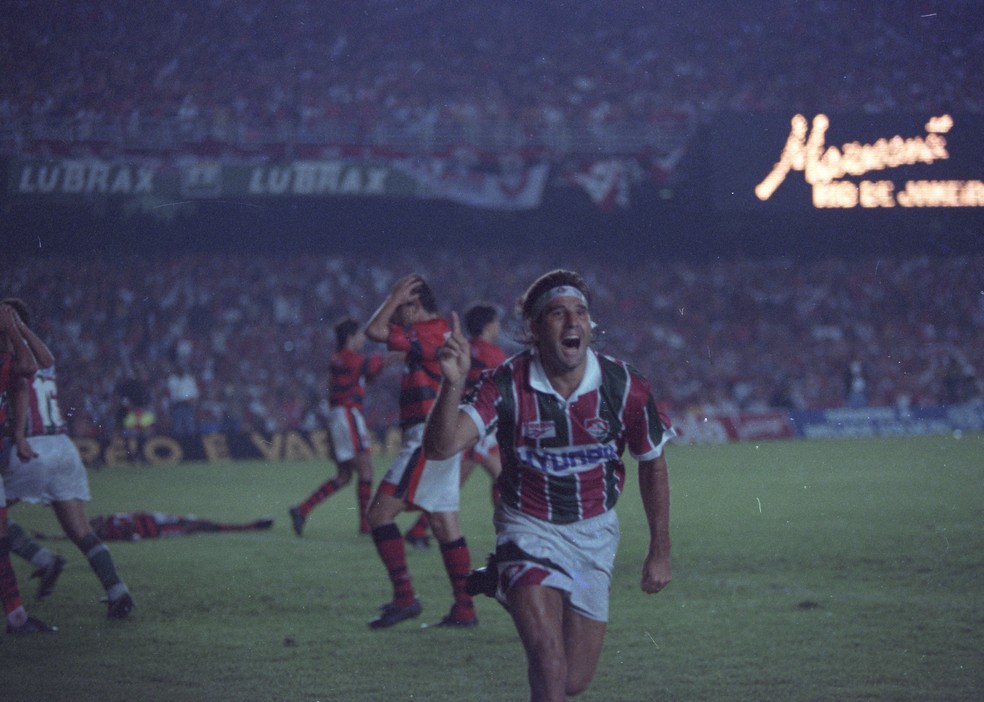 King of Rio? Renato Gaúcho, during the Gol de Barriga match 1995 — Photo: Aníbal Philot / Agência O Globo