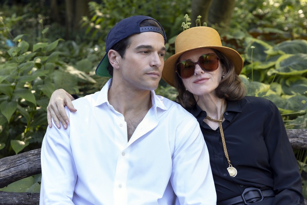 Naomi Watts como Jackie O em "Love Story" — Foto: Divulgação