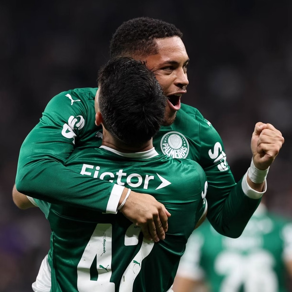 Vitor Roque comemora gol do Palmeiras diante do Corinthians — Foto: Cesar Greco/Palmeiras