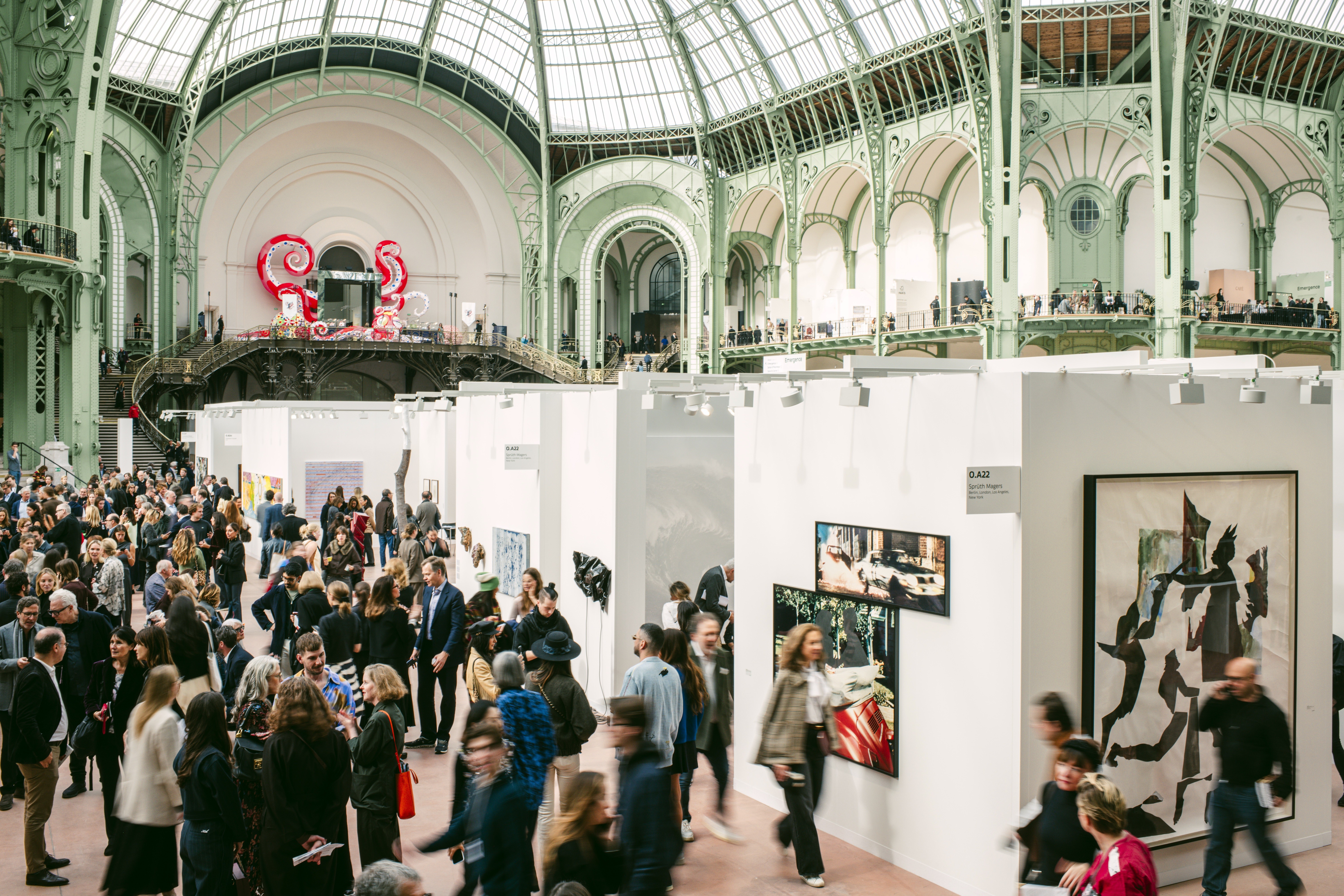 Feira de arte em Paris antecipa encerramento em razão de protestos na França