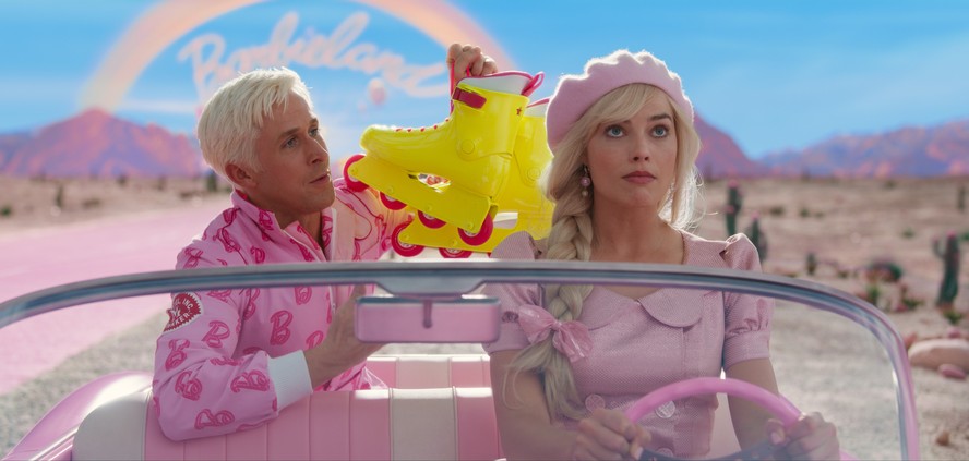 Ryan Gosling e Margot Robbie em cena de 'Barbie'