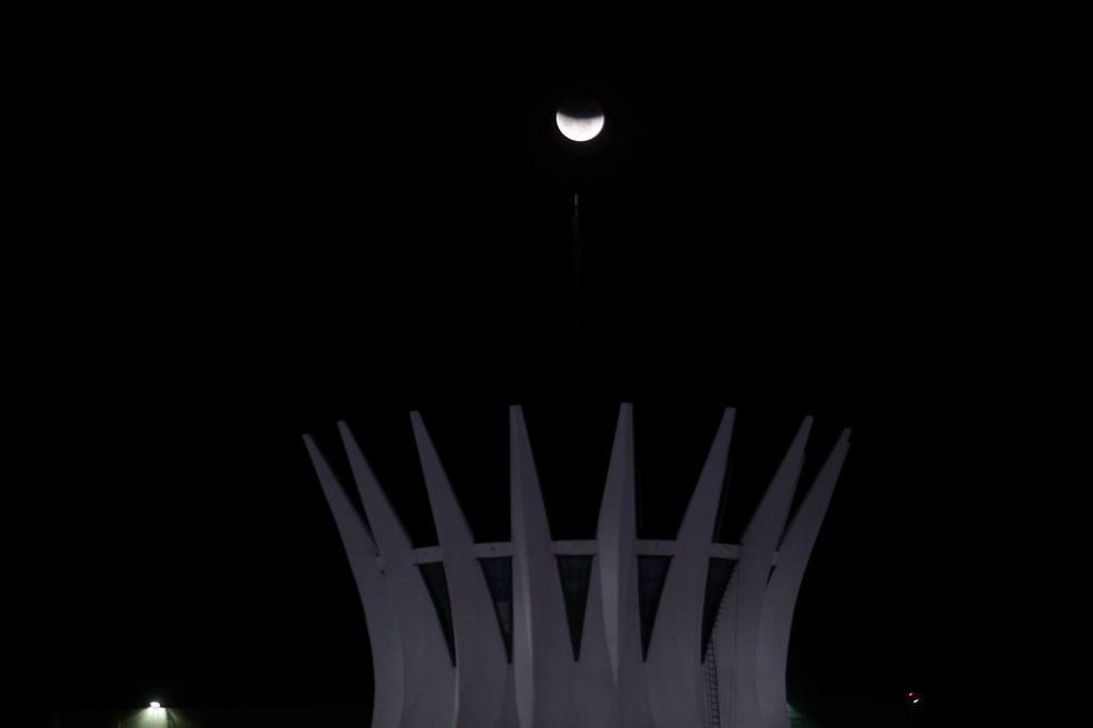 Lua de Sangue, eclipse lunar, em 2018 — Foto: Jorge William/AFP