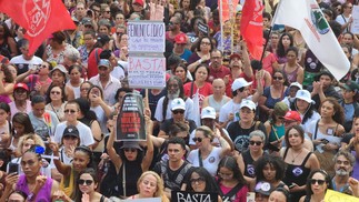 Ato contra feminicídio na Avenida Paulista, no domingo (07/12) — Foto: Hyndara Freitas/Agência O Globo